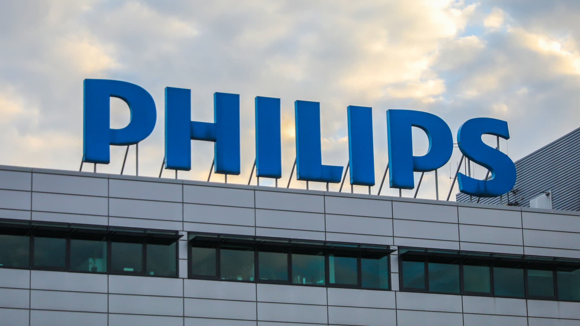 Philips rises 46% as company settles US ventilator case