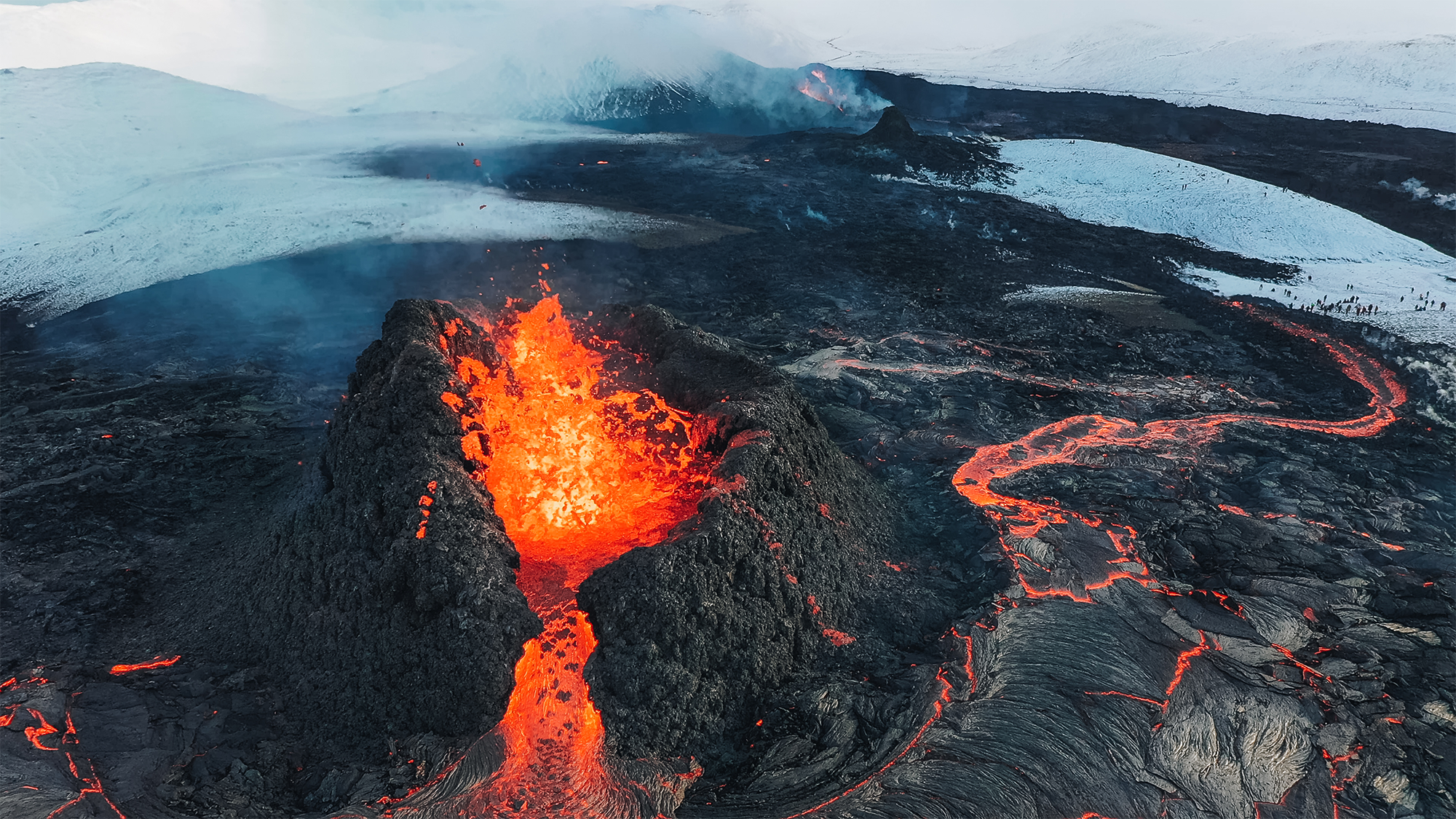 'Floating' magma offers clues about the strength of volcanoes