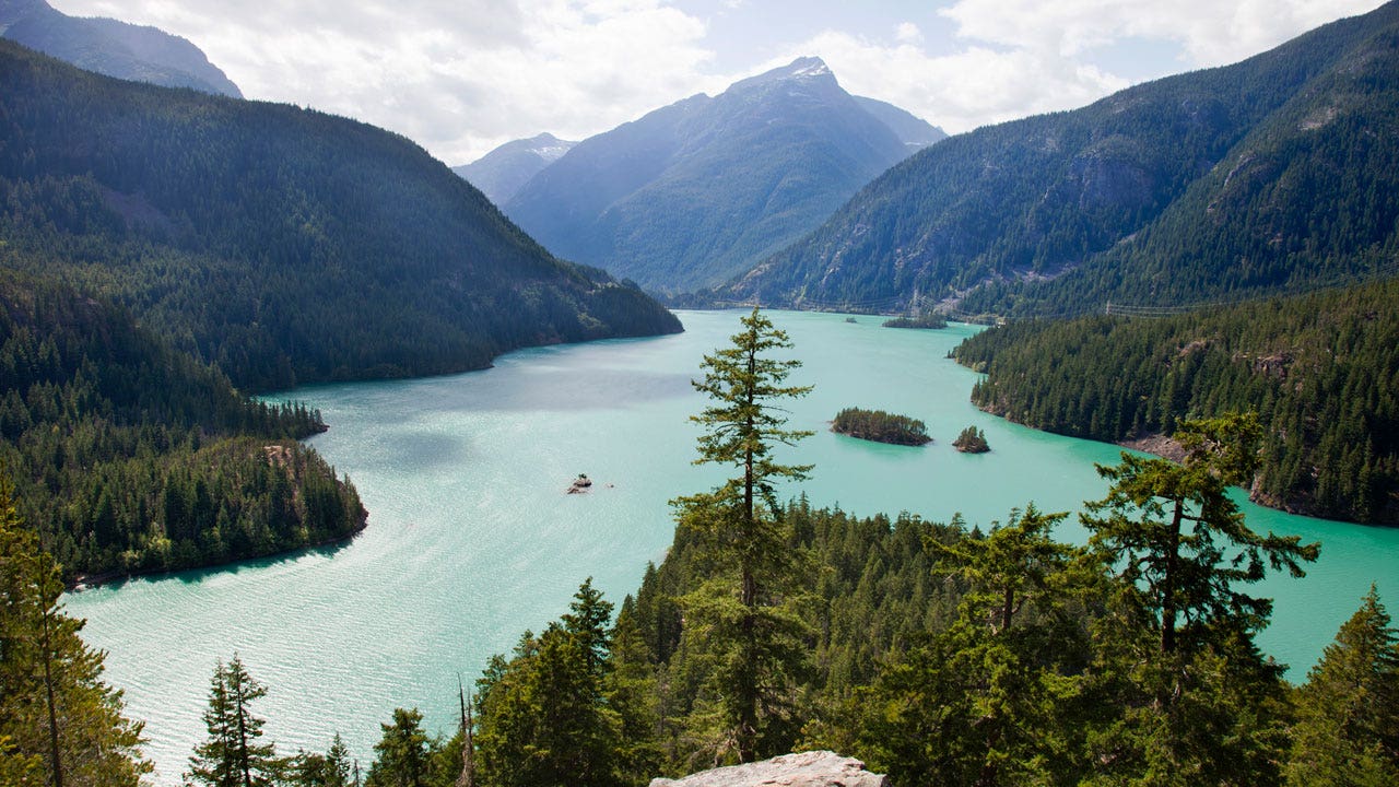 Are you planning a trip to Washington State?  Don't miss these national parks and attractions in Seattle