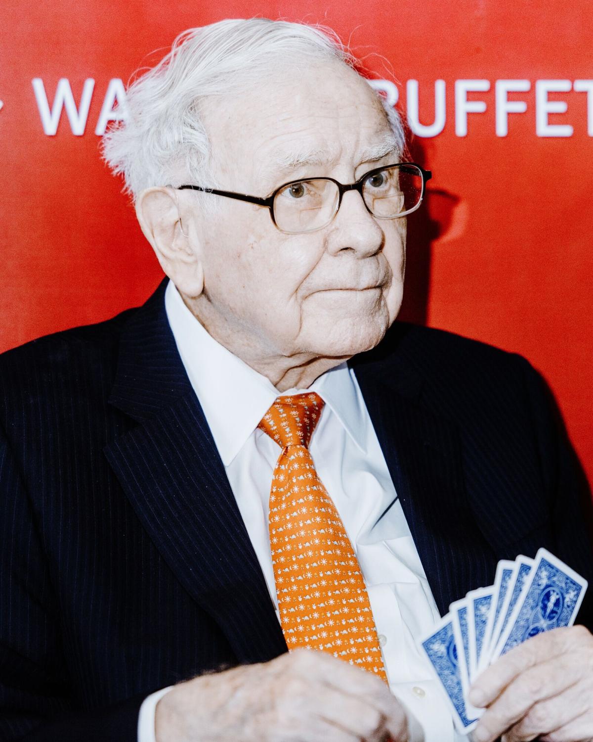 Buffett praises Apple after pruning it and drops the biggest bet