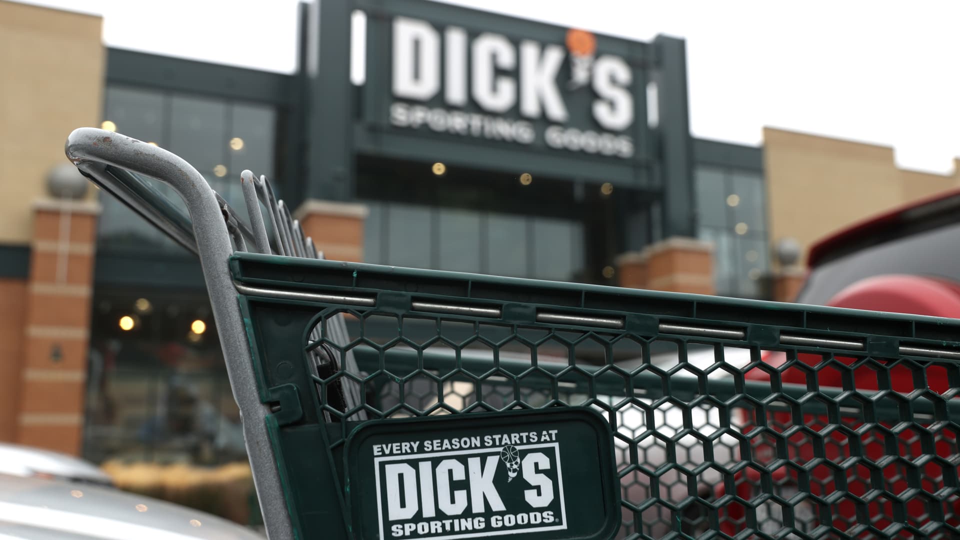 Dick's Sporting Goods (DKS) earnings Q1 2024