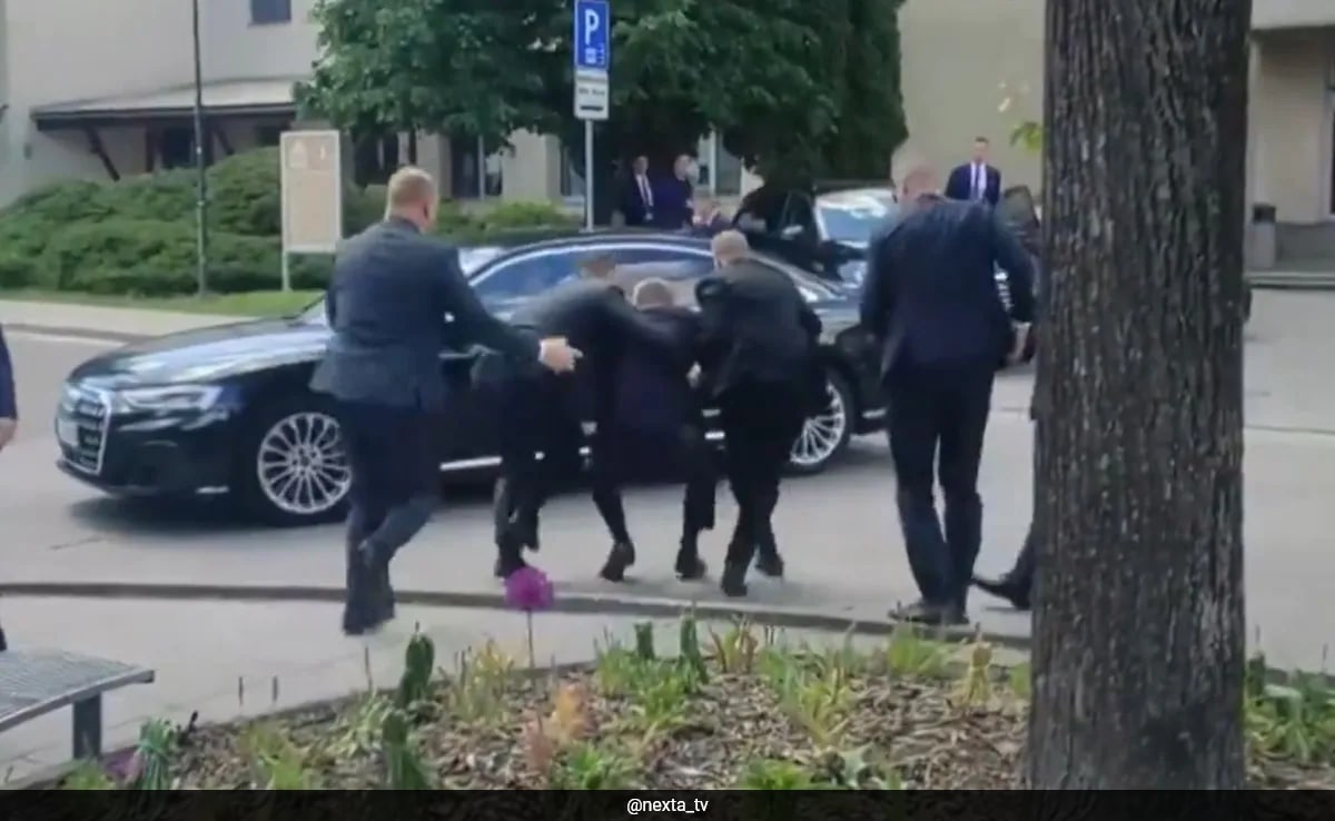 How Slovak Prime Minister Robert Fico's bodyguards took action after he was shot
