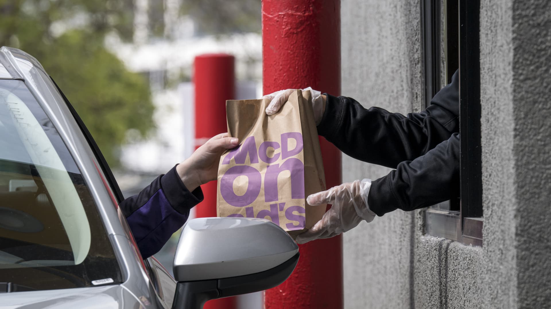 McDonald's franchisee group applauds $5 meal and calls for more
