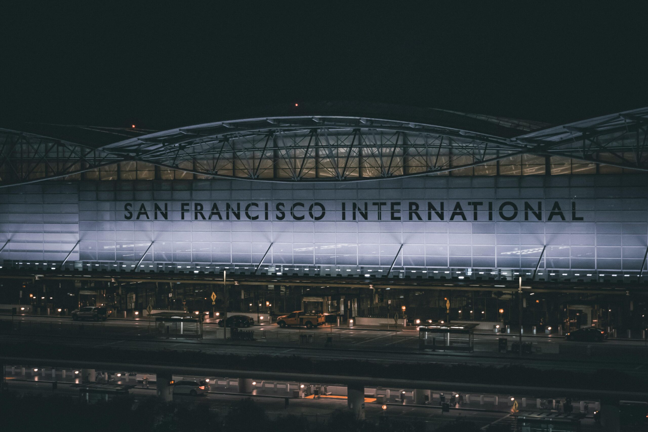 San Francisco International Airport, San Francisco Bay Oakland International Airport, US airports fight over the right to use the name “San Francisco”