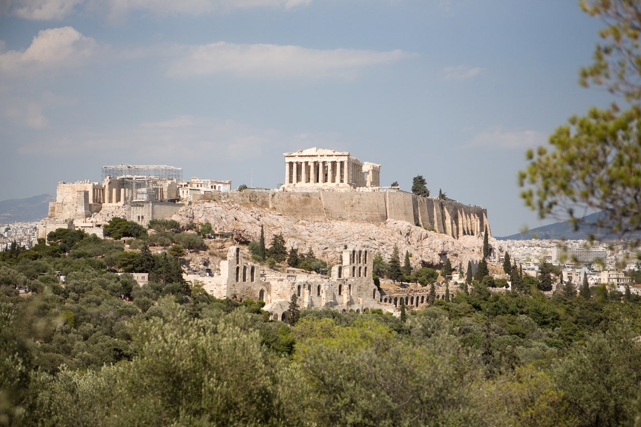 Travel guide to Greece: ancient ruins, rugged mountains and Mediterranean waters