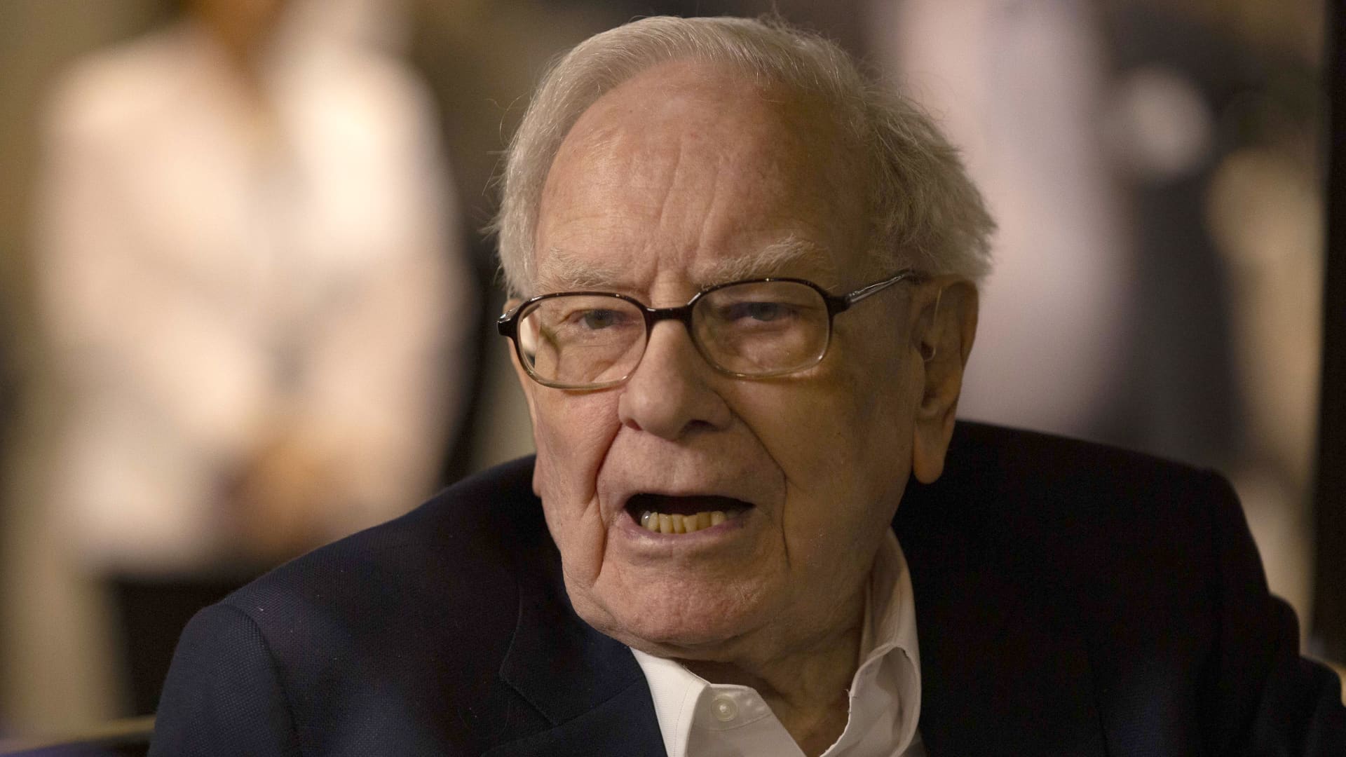 Warren Buffett says AI scams will be the next big 'growth industry'