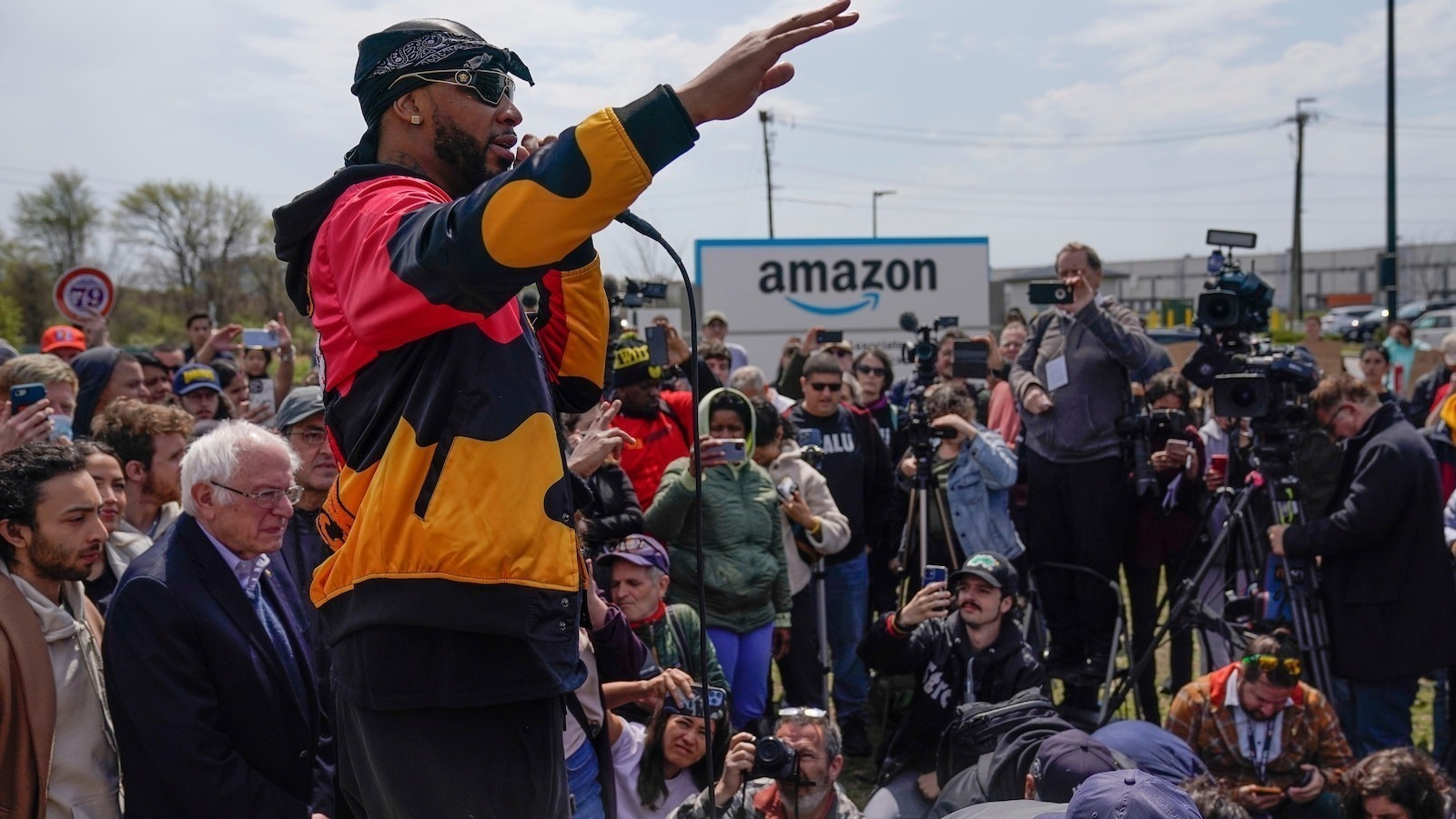 Amazon Labor Union joins Teamsters union amid strife