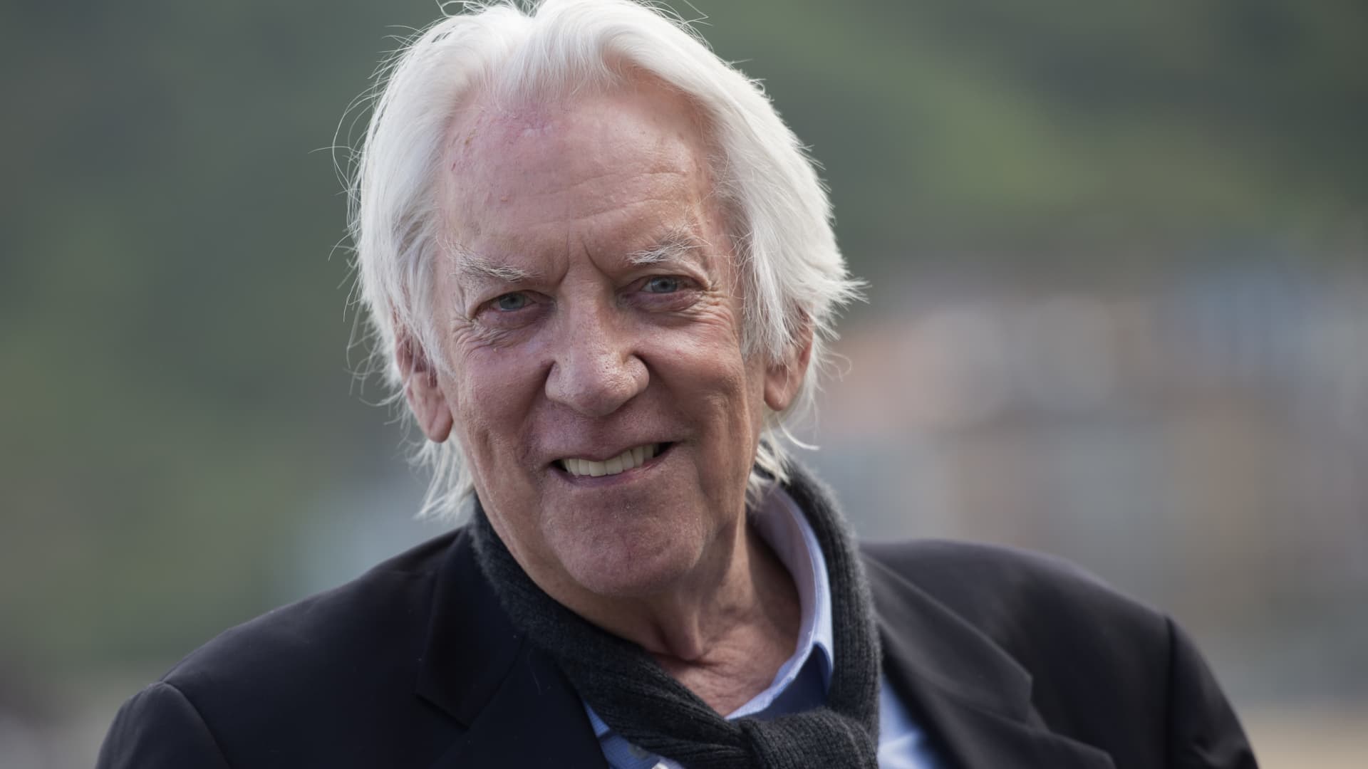 Donald Sutherland, Respected Actor of 'M*A*S*H' and 'The Hunger Games', Dies at 88