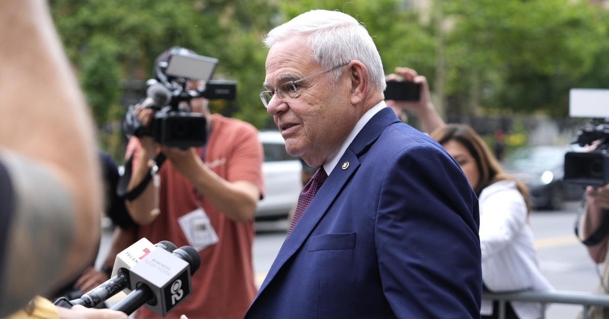 New Jersey's top federal prosecutor is testifying that Senator Bob Menendez wanted to discuss the real estate developer's criminal case