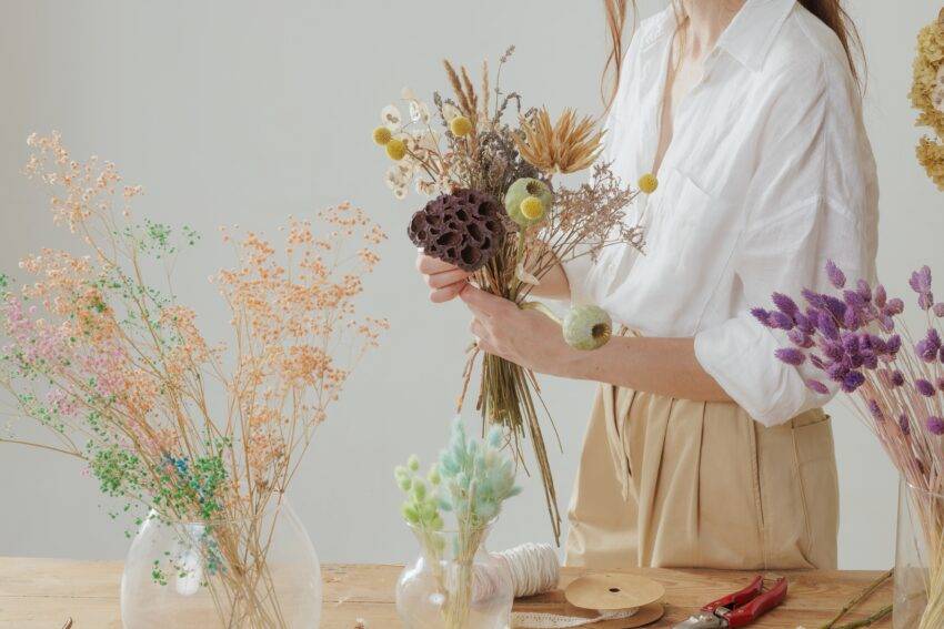 Step-by-step guide to arranging flowers like a pro