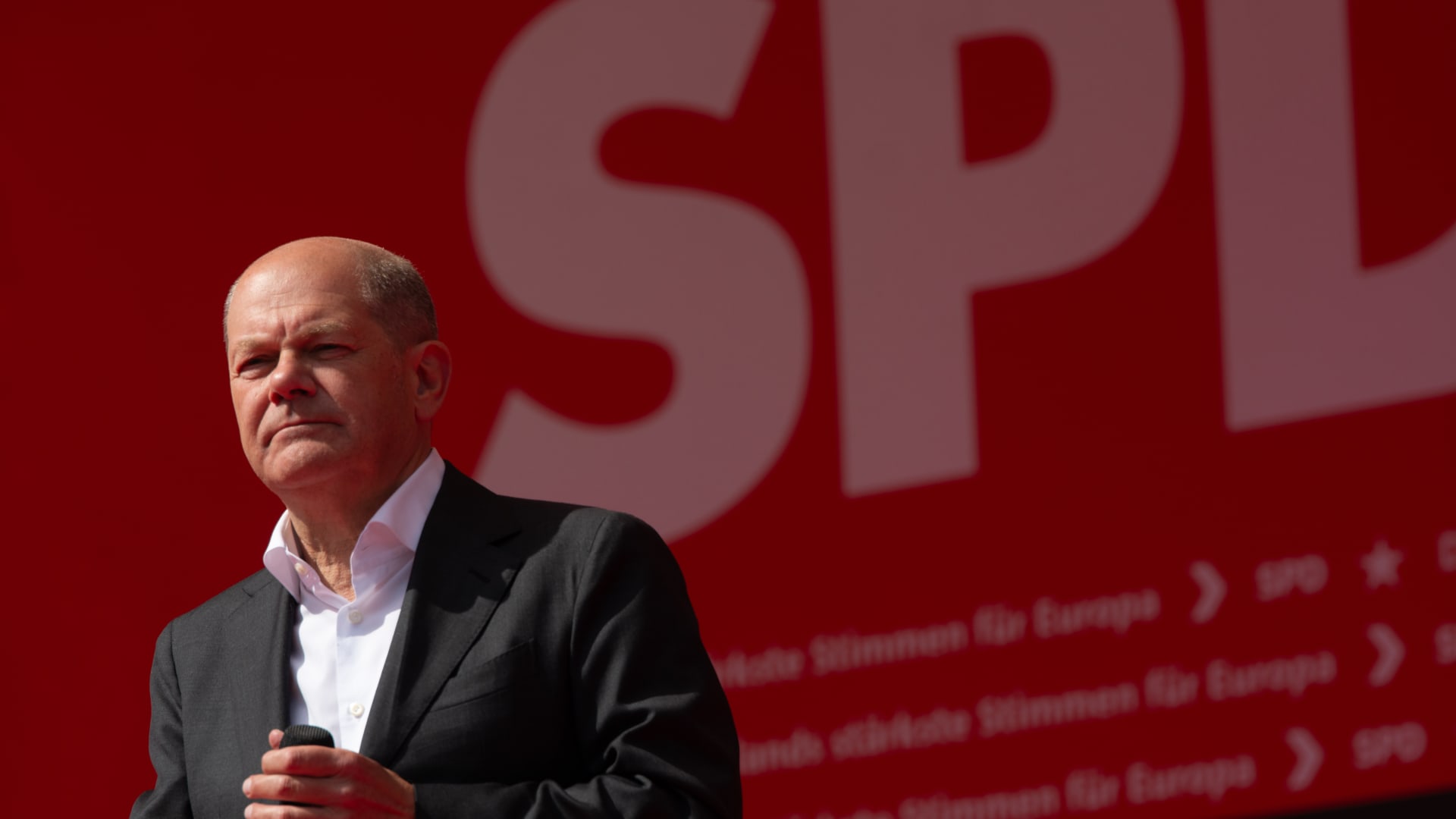 The pressure on the German Scholz is increasing after election abuse by the extreme right
