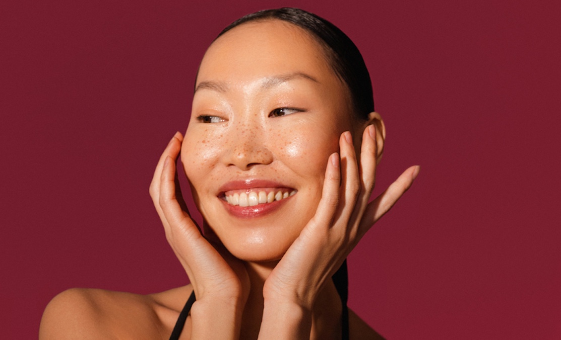 15 beste exfolianten voor een droge huid om dode huidcellen van het gezicht te verwijderen