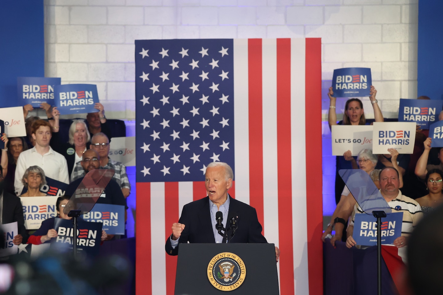 Biden faces critical day to fend off calls for withdrawal