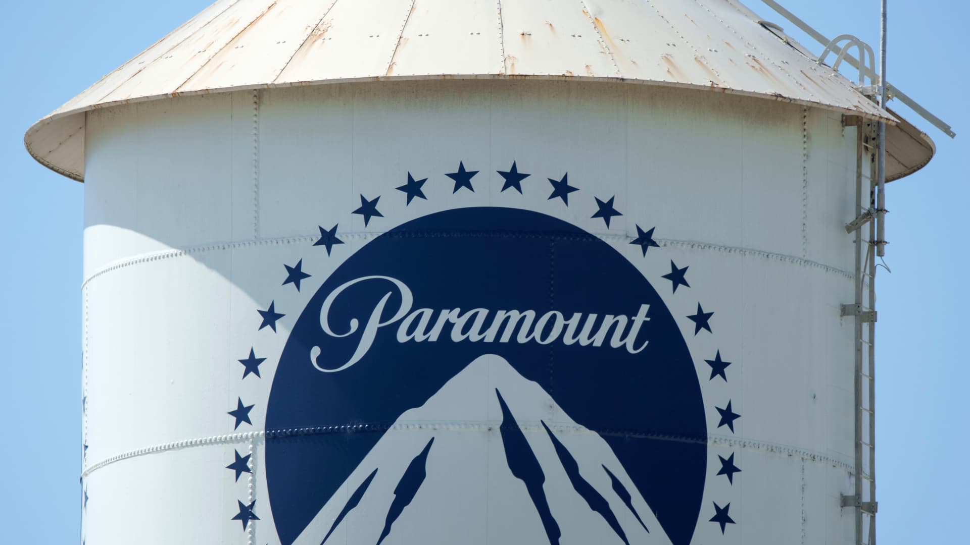 Paramount wants a streaming partner.  Warner Bros.  Discover is interested