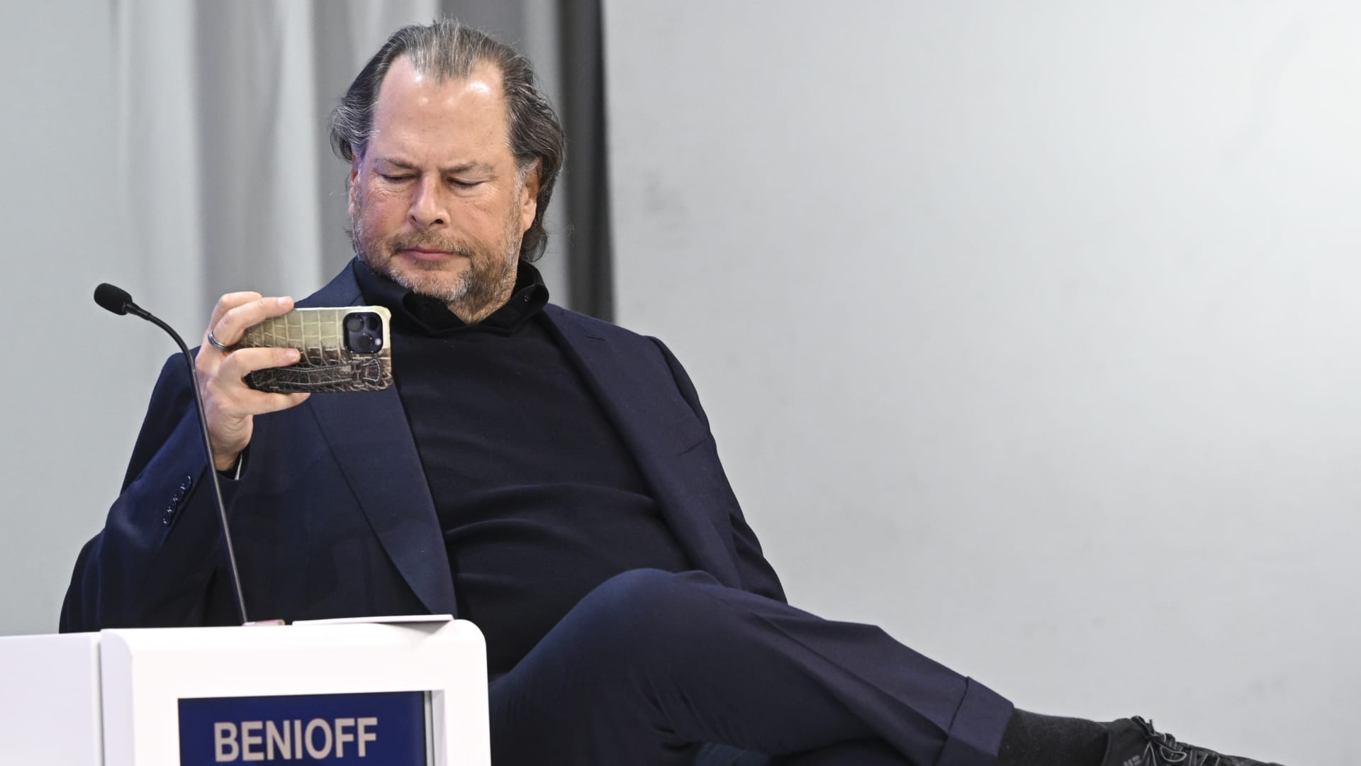 Salesforce shareholders vote against pay for Benioff and top executives